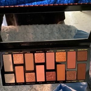 Too faced born this way natural nudes eye shadow